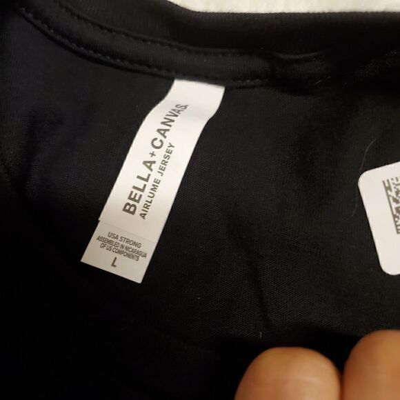 PROUD MOM OF A C/O 2020 GRADUATE  Tshirt - Picture 4 of 4